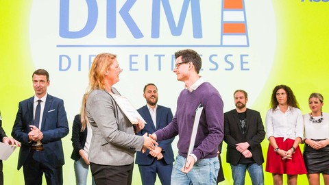 Jungmakler Award 2017: Bastian Kunkel gewinnt Studienplatz Finanzfachwirt/-in (FH)