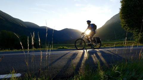 Die Welt feiert 200 Jahre Fahrrad - Sorgenfreier Fahrspaß dank der ERV-Fahrradversicherung