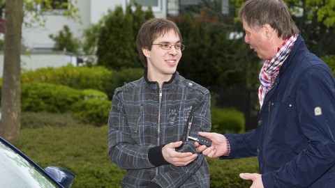 Schneller Schutz für weitere Fahrer - Fahrerkreiserweiterung über Web-App