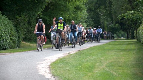 STADTRADELN in Oldenburg: Ammerländer Versicherung stiftet Sonderpreis für Schulklassen / Internationaler Wettbewerb: Teams sammeln Fahrrad-Kilometer für den Klimaschutz