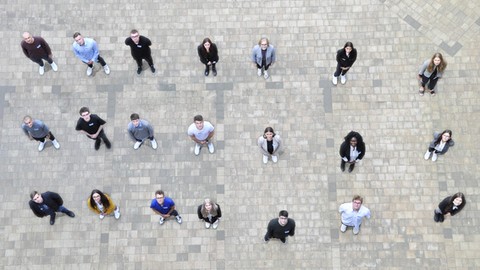 Neuer Ausbildungsjahrgang startete bei der uniVersa - Motiviert in einen neuen Lebensabschnitt