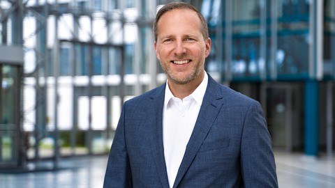 Fonds Finanz holt Konrad Höfer an Bord und schafft neuen Bereich Digital & New Business Solutions