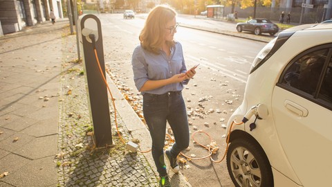 Öffentliche Versicherung Braunschweig bietet ab sofort ein neues Zusatzpaket rund um Elektro- und Hybridfahrzeuge an