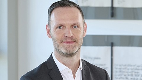 RALF OESTEREICH BLEIBT WEITERE 5 JAHRE VORSTAND FÜR IT UND BETRIEBSORGANISATION BEI DER SDK