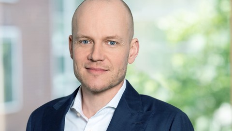 Dr. Marc Daniel Zimmermann wird Sachversicherungs-Vorstand bei AXA Deutschland