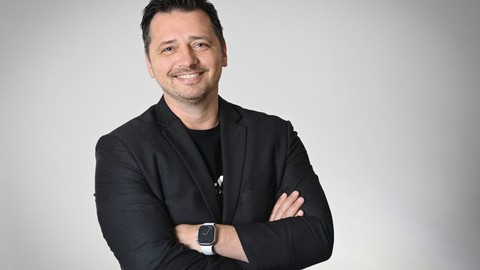 Robert Gladis wird Vorstand für die Sparte Krankenversicherung