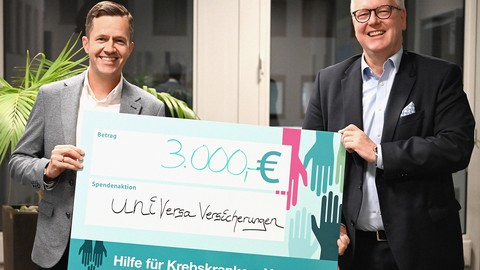 Hilfe für Krebskranke: uniVersa spendet 3.000 Euro