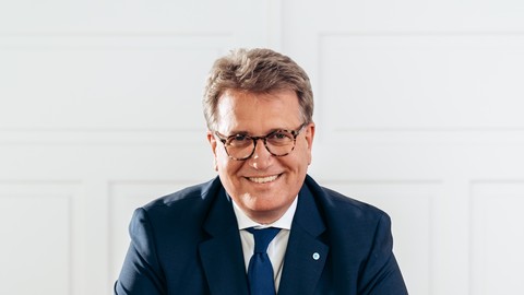 Schluss mit alten Mustern: die Bayerische zahlt mit PrimeHome Vorsorge vor dem Schaden