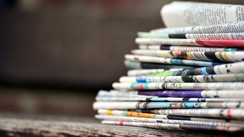 Riesige Bäume fallen auf Autos in Pankow