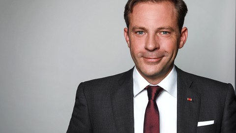 Oliver Drewes: „Moralisch gesehen ist WWK ein rücksichtsloser Dummschwätzer“ - Das Resultat der Beschwerde gegen WWK bei der Bundesanstalt für Finanzdienstleistungsaufsicht (BaFin) enttäuscht maxpool.