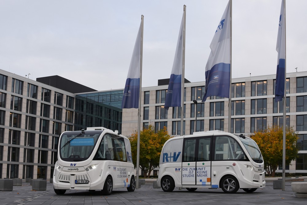 Investition in die Mobilität der Zukunft: R+V startet Forschungsprojekt zum autonomen Fahren auf dem Flughafen Frankfurt