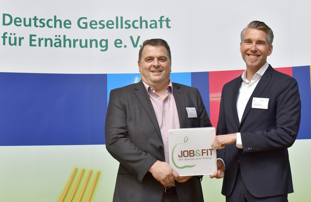 Vielseitige, vollwertige und gesunde Verpflegung bei der Westfälischen Provinzial / Deutsche Gesellschaft für Ernährung e. V. verleiht JOB&FIT-Zertifikat an Münsteraner Versicherer