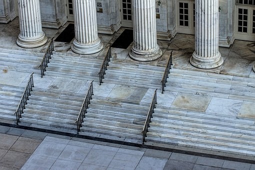 Rentenberater als „Rechtsdienstleister 2. Klasse“: Bundesverband der Rentenberater unterstützt Verfassungsbeschwerde | DAS INVESTMENT