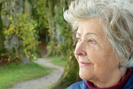 Witwe schenkt geerbtes Haus der Tochter – Steuerbefreiung weg