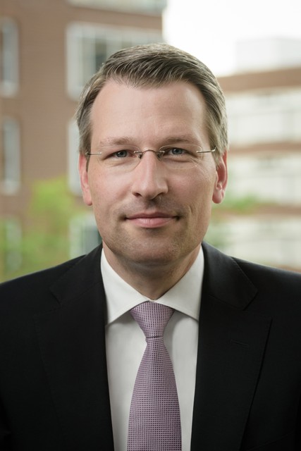 Dr. Nils Kaschner